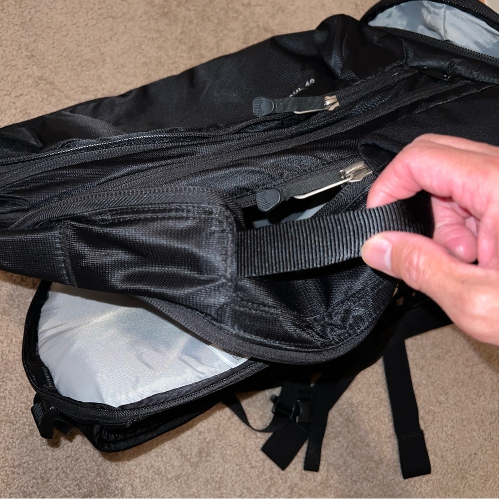 The North Face Backpack Overhaul 40 - Picture 4 of 15
